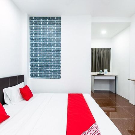 Oyo 44011 Weng Bee Guest House Kota Kinabalu Esterno foto