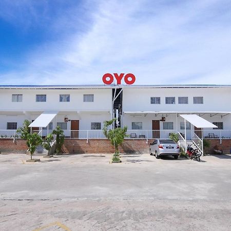 Oyo 44011 Weng Bee Guest House Kota Kinabalu Esterno foto