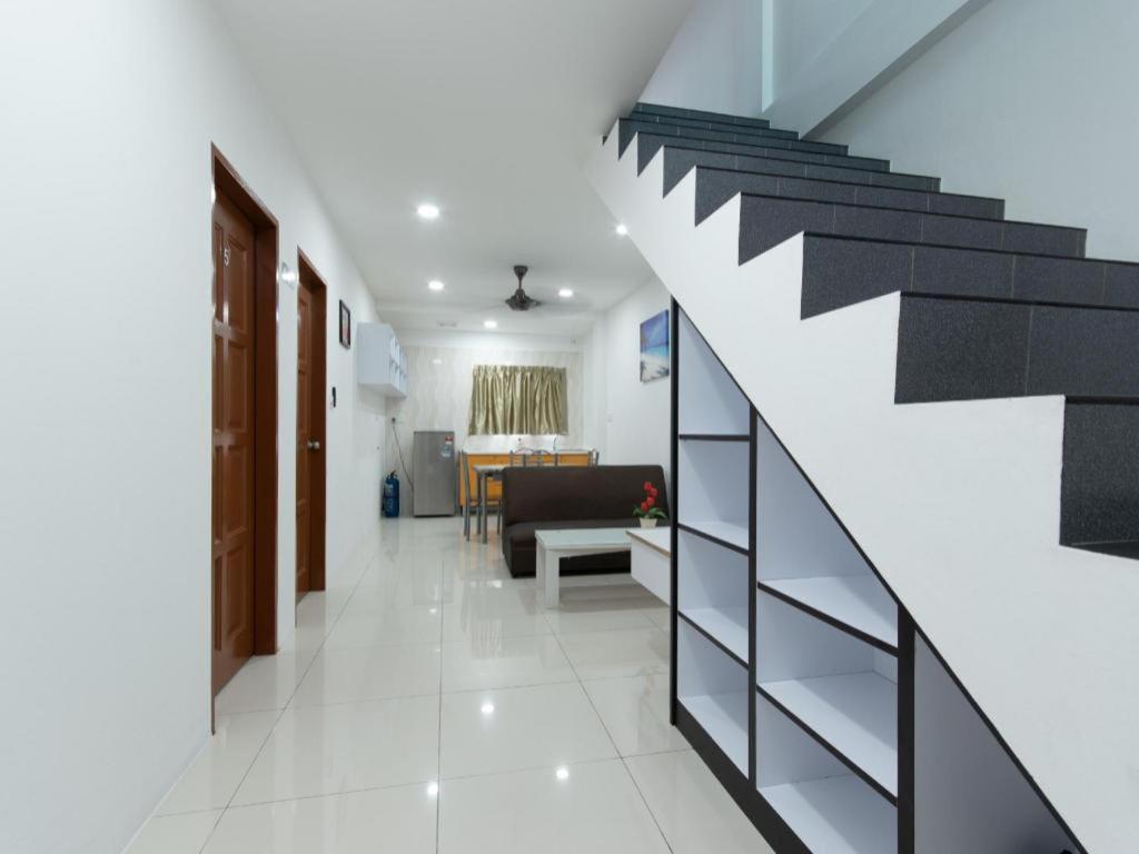 Oyo 44011 Weng Bee Guest House Kota Kinabalu Esterno foto