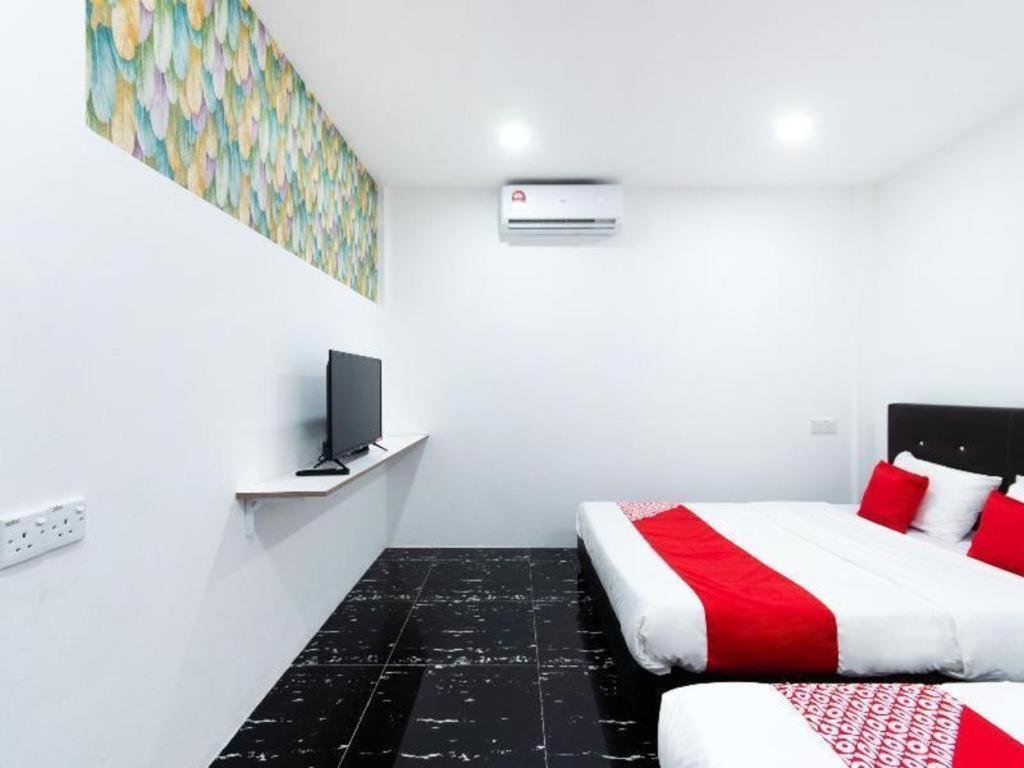 Oyo 44011 Weng Bee Guest House Kota Kinabalu Esterno foto