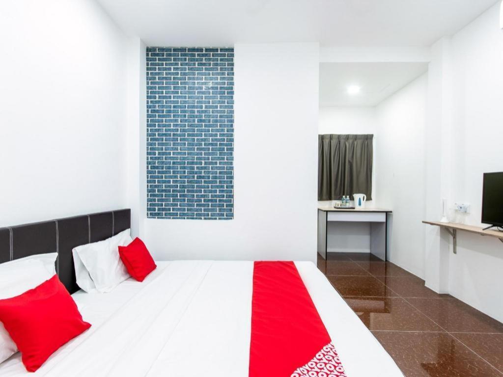 Oyo 44011 Weng Bee Guest House Kota Kinabalu Esterno foto