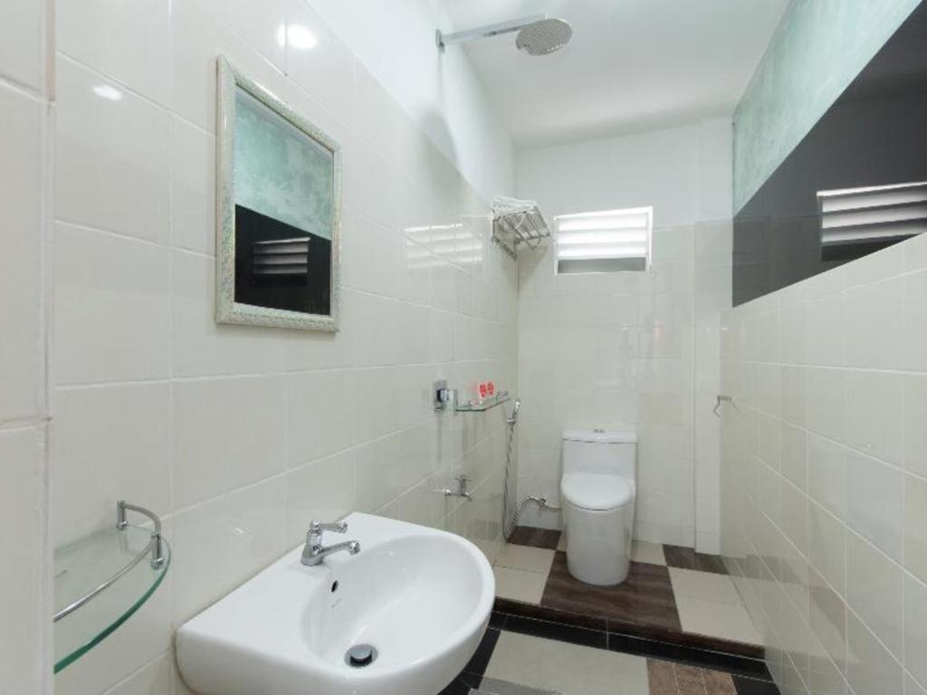 Oyo 44011 Weng Bee Guest House Kota Kinabalu Esterno foto