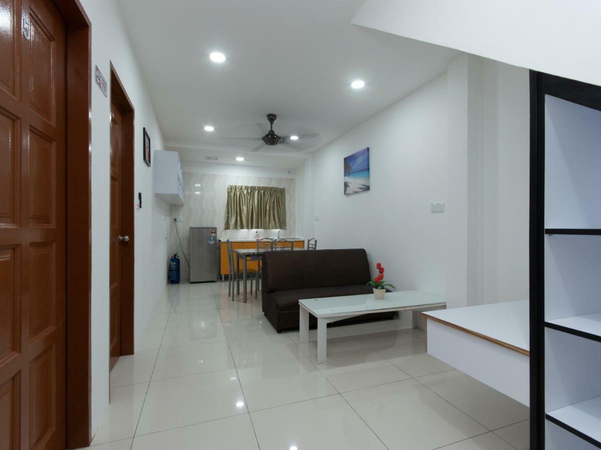Oyo 44011 Weng Bee Guest House Kota Kinabalu Esterno foto