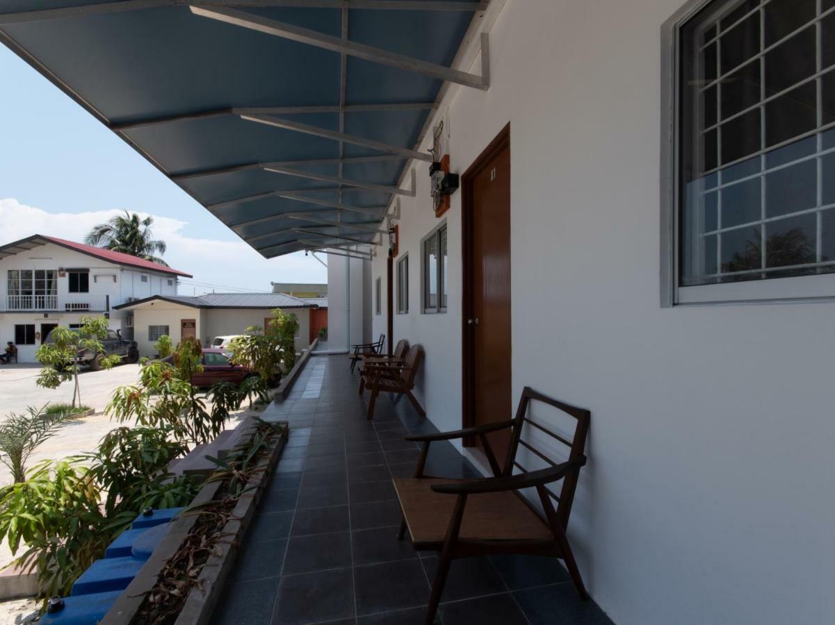 Oyo 44011 Weng Bee Guest House Kota Kinabalu Esterno foto