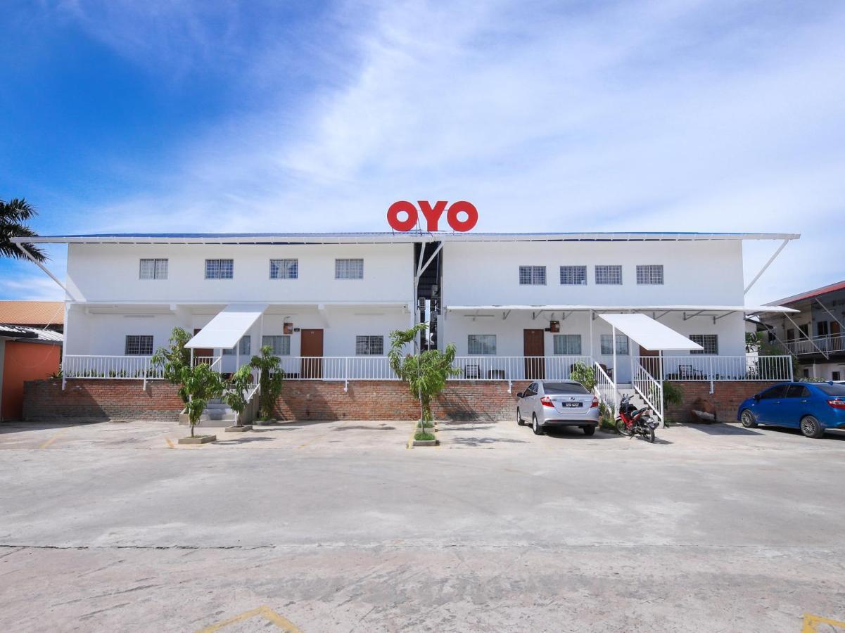 Oyo 44011 Weng Bee Guest House Kota Kinabalu Esterno foto