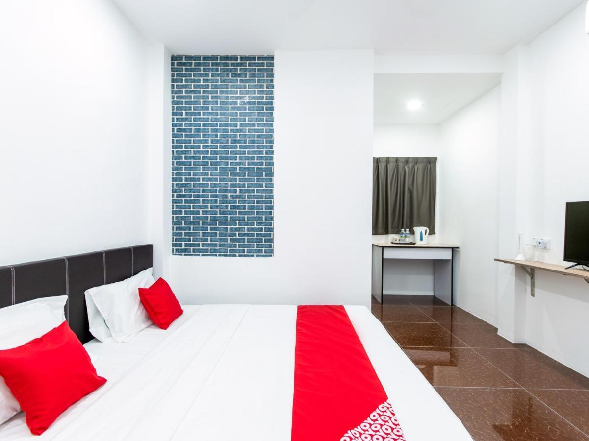 Oyo 44011 Weng Bee Guest House Kota Kinabalu Esterno foto