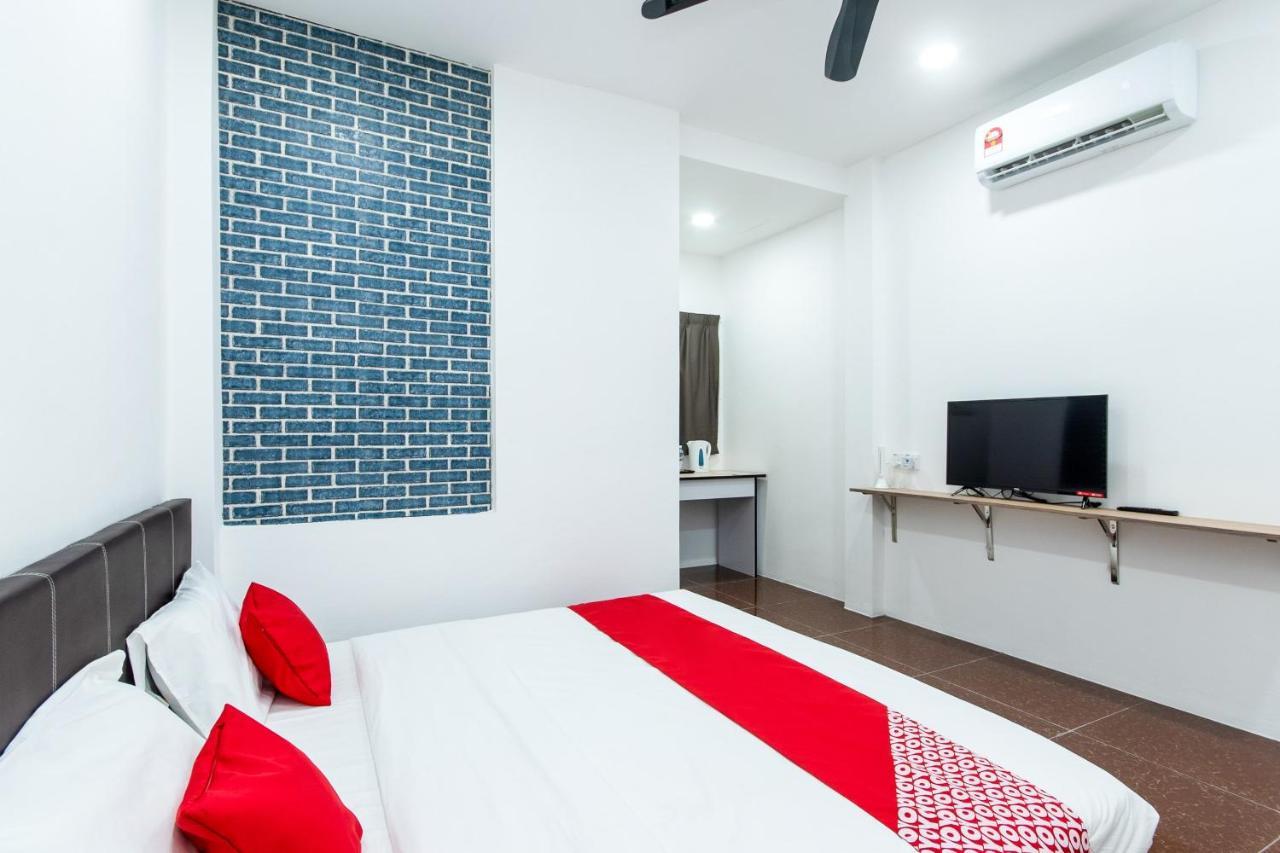 Oyo 44011 Weng Bee Guest House Kota Kinabalu Esterno foto